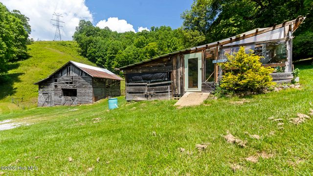 1740 Windingstairs Road, Topton, NC 28781