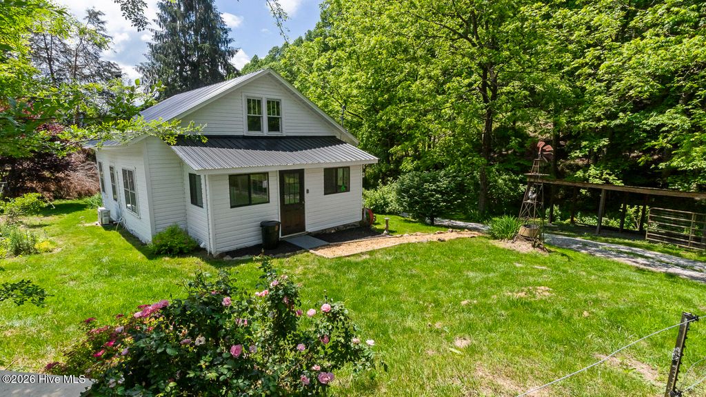 1740 Windingstairs Road, Topton, NC 28781