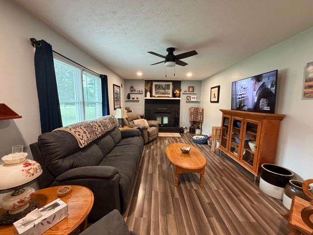 120 Halls Gap Estates Road, Stanford, KY 40484