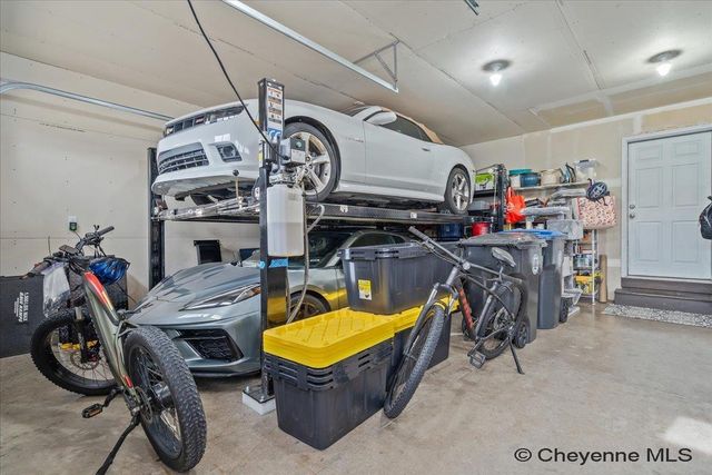 3612 THOMAS RD, Cheyenne, WY 82009