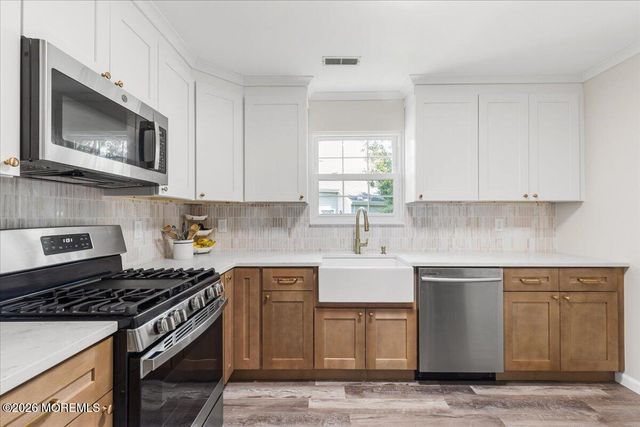 16 Pagoda Lane, Freehold, NJ 07728