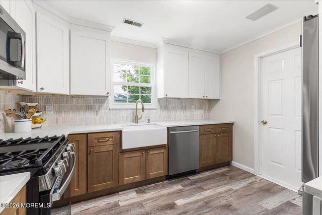 16 Pagoda Lane, Freehold, NJ 07728