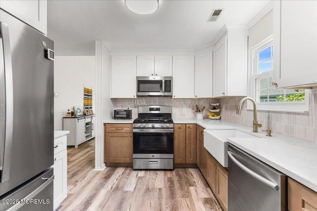 16 Pagoda Lane, Freehold, NJ 07728