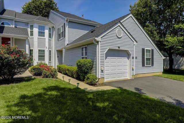 16 Pagoda Lane, Freehold, NJ 07728