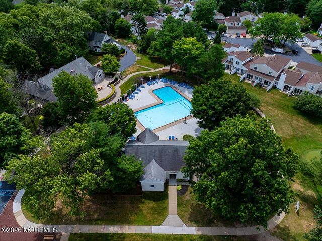 16 Pagoda Lane, Freehold, NJ 07728