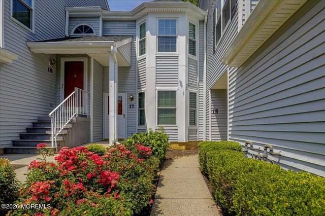 16 Pagoda Lane, Freehold, NJ 07728