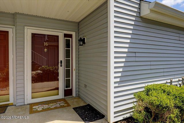 16 Pagoda Lane, Freehold, NJ 07728