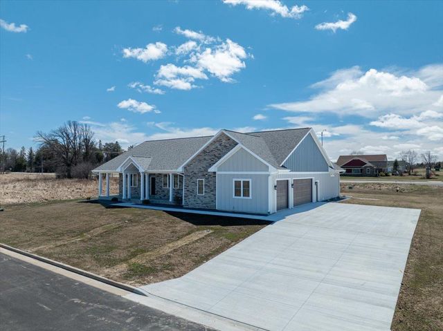 118105 BETTY DRIVE, Stratford, WI 54484