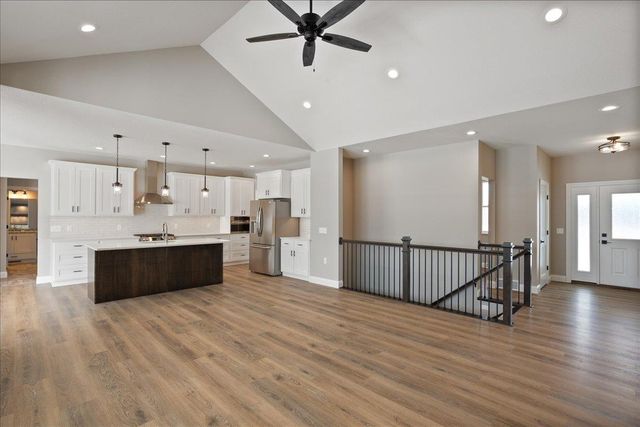 118105 BETTY DRIVE, Stratford, WI 54484