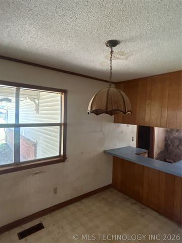 9067 E 33rd Street, Tulsa, OK 74145