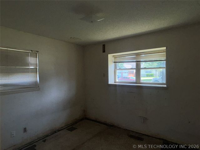 9067 E 33rd Street, Tulsa, OK 74145