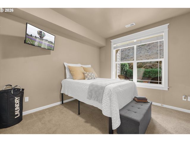 3480 SUMMERLINN Dr, West Linn, OR 97068