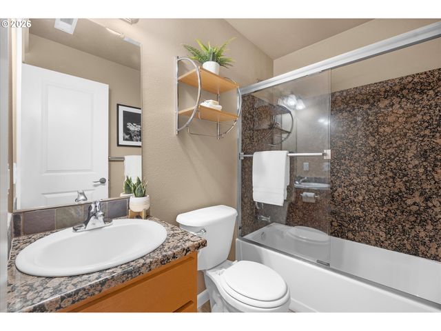 3480 SUMMERLINN Dr, West Linn, OR 97068