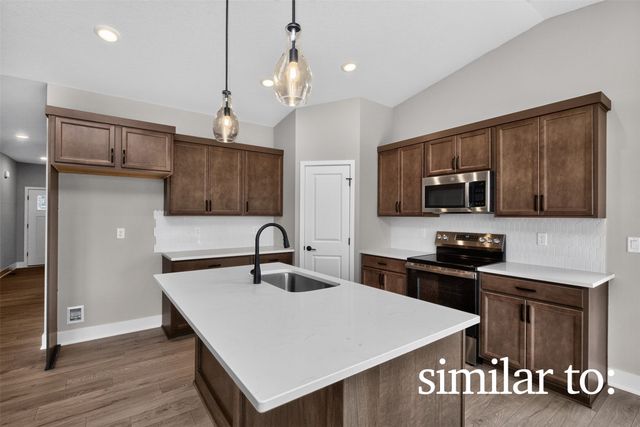 8216 Mahon Court, Johnston, IA 50131