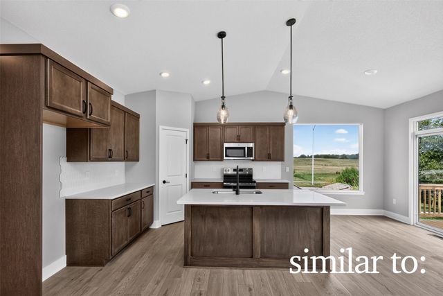8216 Mahon Court, Johnston, IA 50131