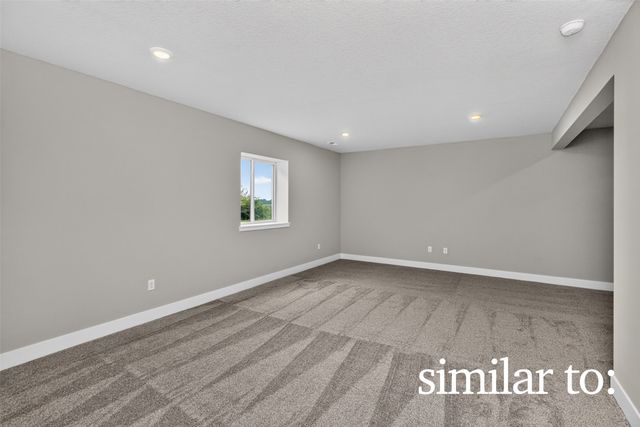 8216 Mahon Court, Johnston, IA 50131