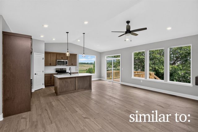 8216 Mahon Court, Johnston, IA 50131