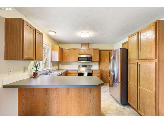 5519 Ne SKIDMORE St, Portland, OR 97218