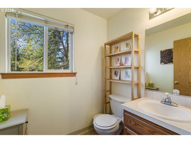 5519 Ne SKIDMORE St, Portland, OR 97218