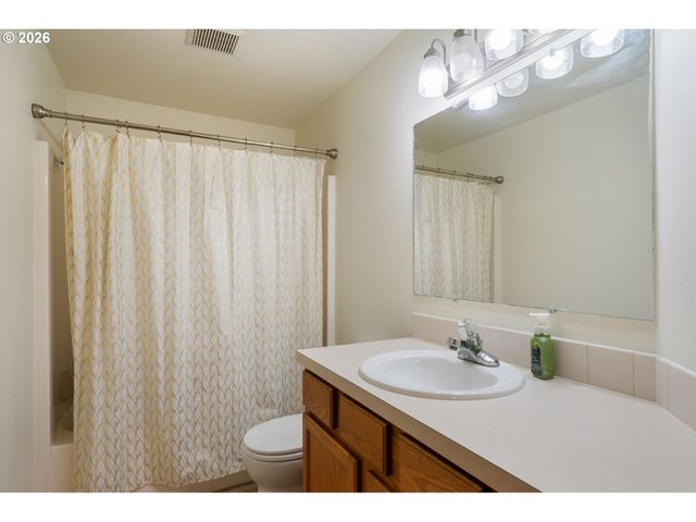 5519 Ne SKIDMORE St, Portland, OR 97218