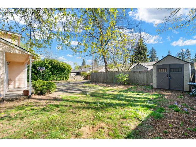 5519 Ne SKIDMORE St, Portland, OR 97218