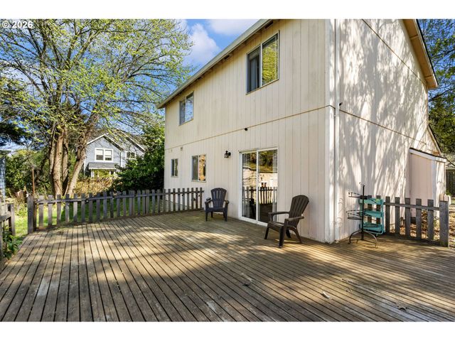 5519 Ne SKIDMORE St, Portland, OR 97218