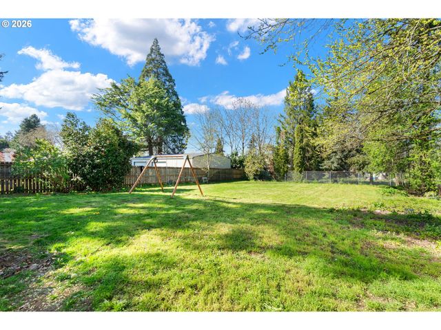 5519 Ne SKIDMORE St, Portland, OR 97218