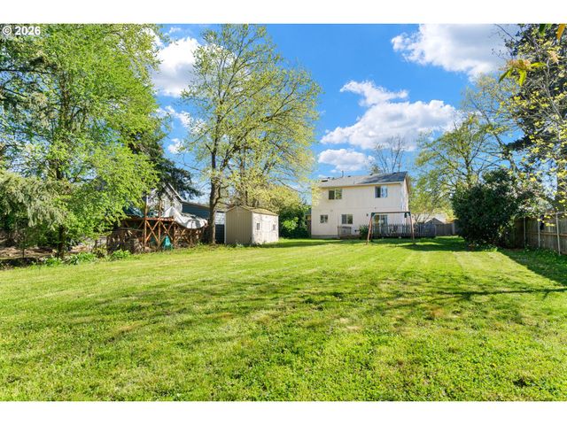 5519 Ne SKIDMORE St, Portland, OR 97218