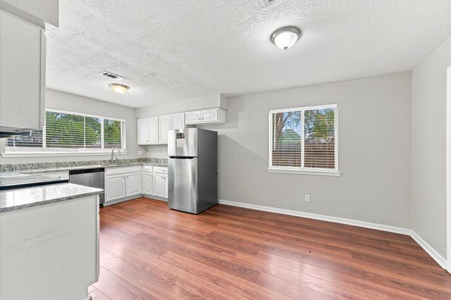 6210 Vinewood Lane, League City, TX 77573