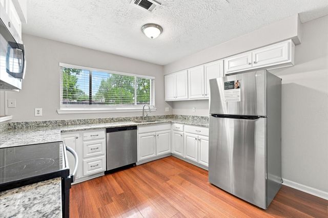 6210 Vinewood Lane, League City, TX 77573