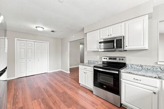 6210 Vinewood Lane, League City, TX 77573