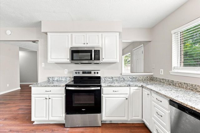 6210 Vinewood Lane, League City, TX 77573
