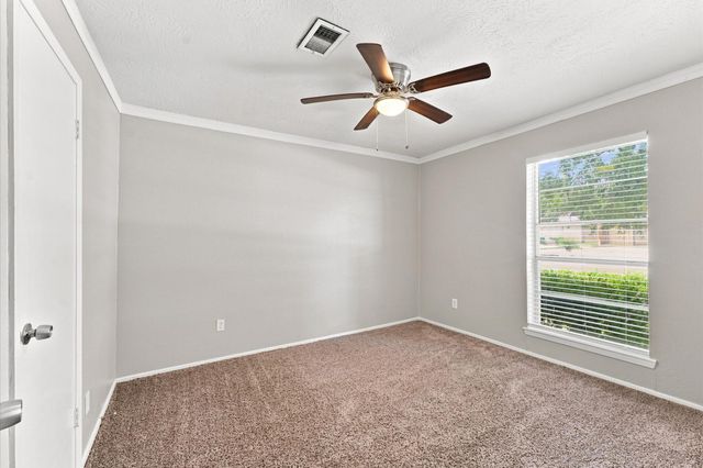 6210 Vinewood Lane, League City, TX 77573