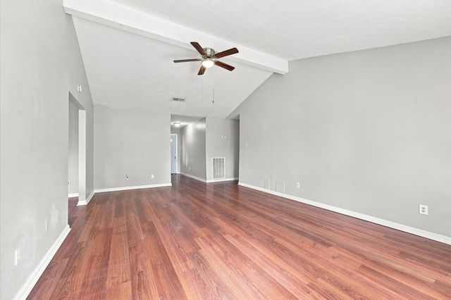 6210 Vinewood Lane, League City, TX 77573
