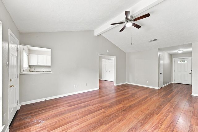 6210 Vinewood Lane, League City, TX 77573