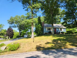 4 Patricia Avenue, North Smithfield, RI 02896
