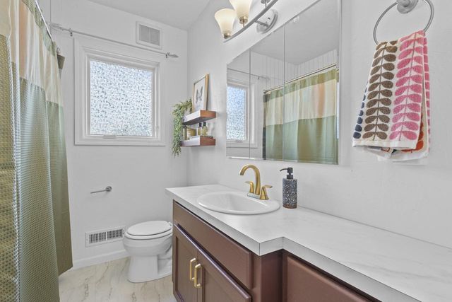 1260 MCCORMICK STREET, Green Bay, WI 54301