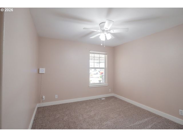 88099 LINDSAY Ln, Veneta, OR 97487
