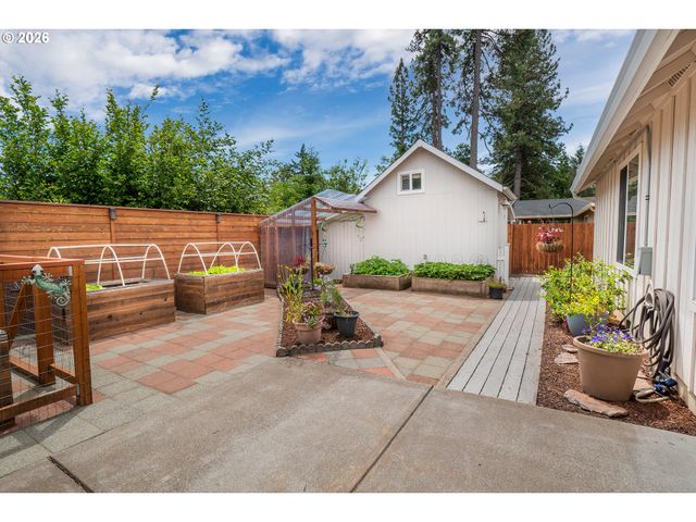 88099 LINDSAY Ln, Veneta, OR 97487