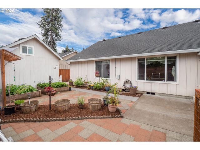 88099 LINDSAY Ln, Veneta, OR 97487