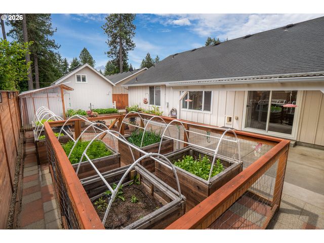88099 LINDSAY Ln, Veneta, OR 97487