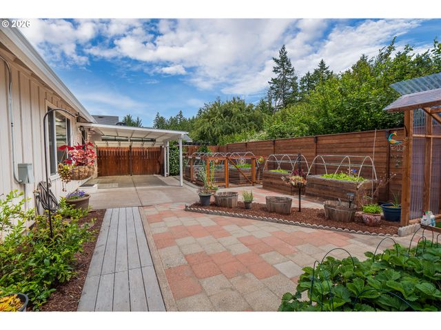 88099 LINDSAY Ln, Veneta, OR 97487