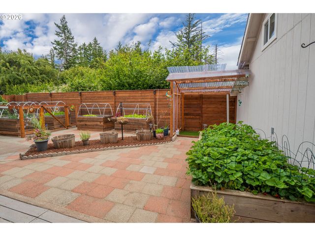 88099 LINDSAY Ln, Veneta, OR 97487