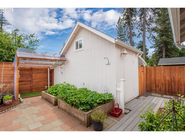 88099 LINDSAY Ln, Veneta, OR 97487