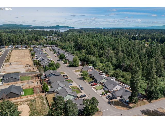 88099 LINDSAY Ln, Veneta, OR 97487