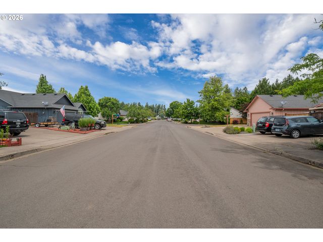 88099 LINDSAY Ln, Veneta, OR 97487