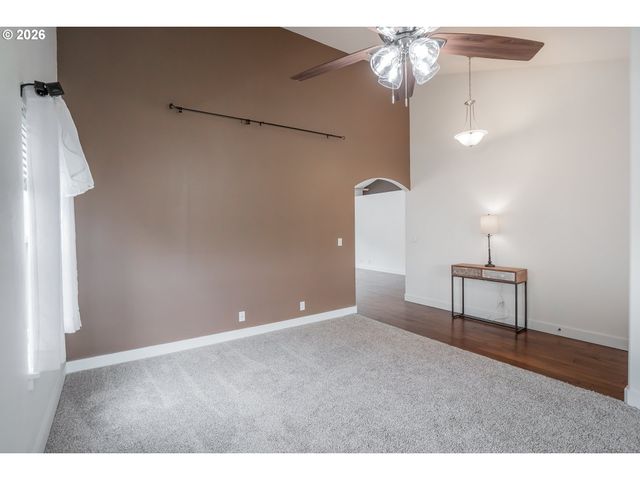 88099 LINDSAY Ln, Veneta, OR 97487