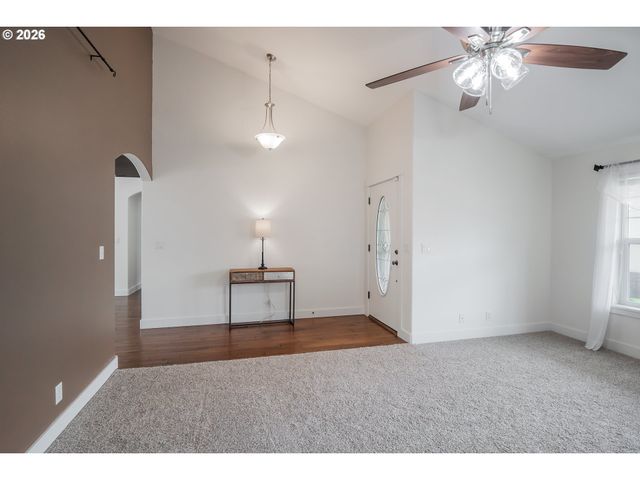 88099 LINDSAY Ln, Veneta, OR 97487