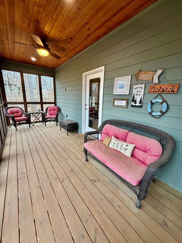 200 CHVAL DR, Counce, TN 38326