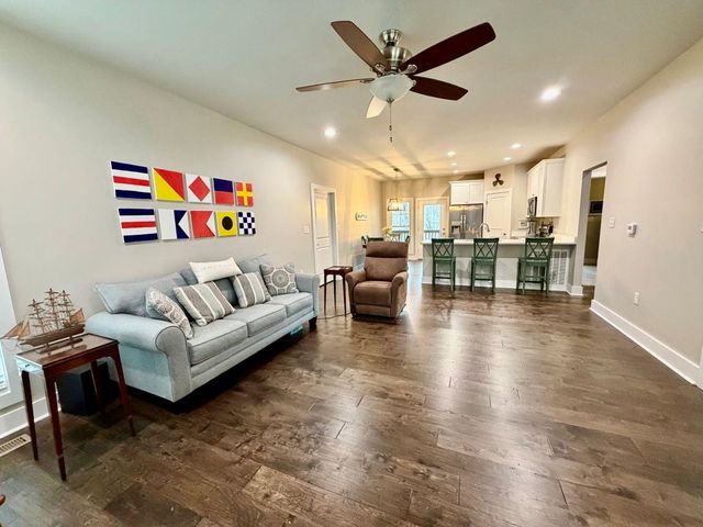 200 CHVAL DR, Counce, TN 38326